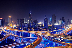 在传统与现代之间：上海表演艺术的创新